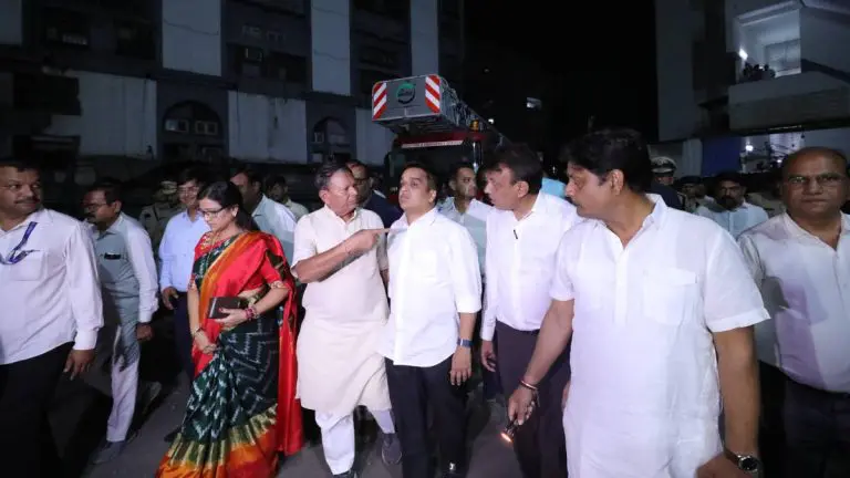 Harsh sanghavi Visit textile market.